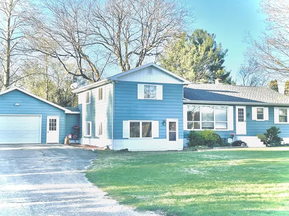 55954 32nd Ave, Bangor, MI 49013