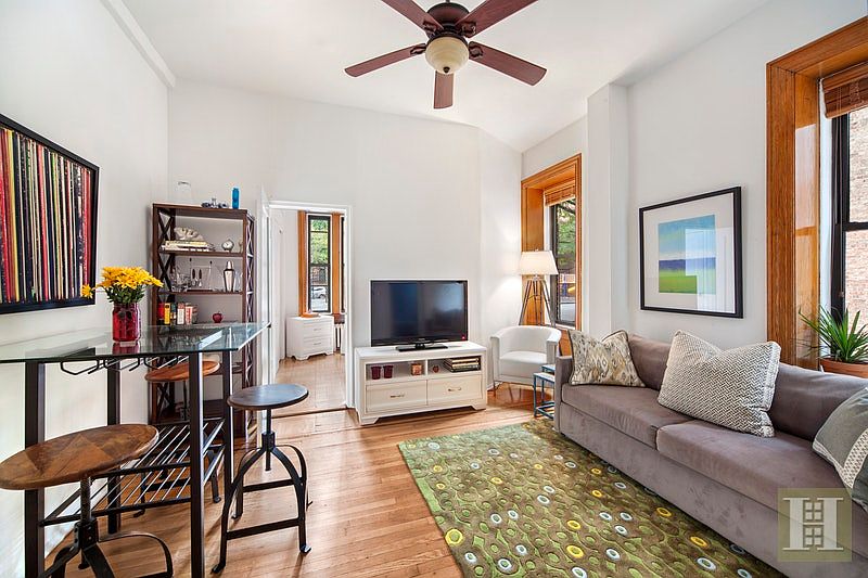 1st image of 255 W 108th St APT 1E