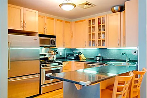 Sold by Warren Lewis Realty | media 24