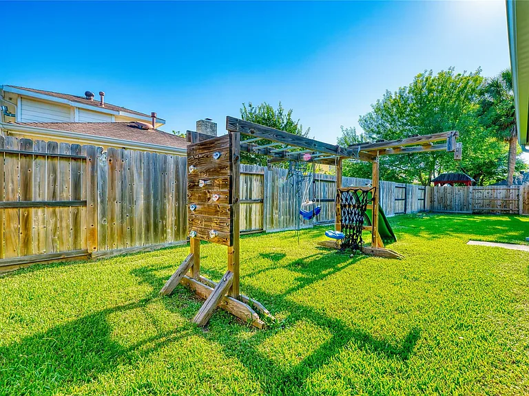 8006 Albin Ln — Photo 27
