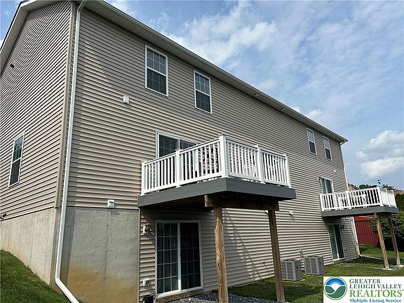 2nd image of 512 E Penn St #2
