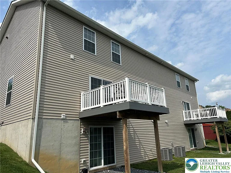 512 Penn St #2 — Photo 2