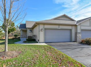 S70W15232 Honeysuckle Cir, Muskego, WI 53150