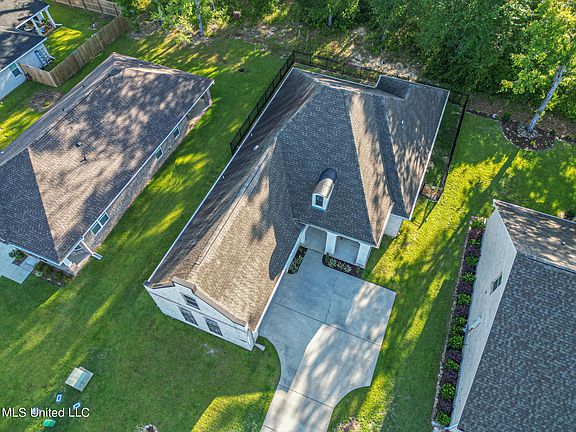 2nd image of 14034 Plantation Oaks Dr