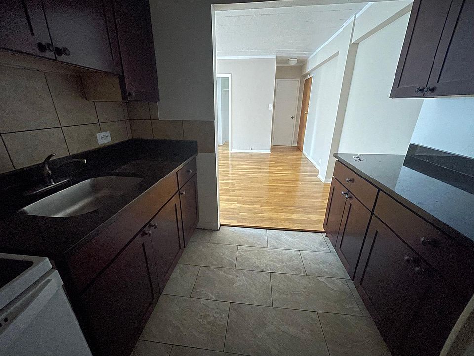 1st image of 1360 W Touhy Ave #4-304