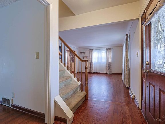 4th image of 9606 Millbrook Dr