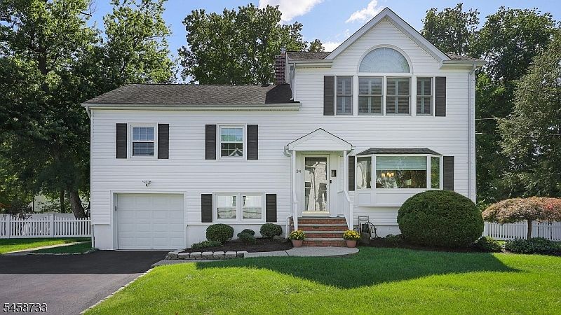 1st image of 34 Moss Avenue