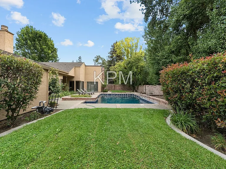 3342 Cove Cir — Photo 56