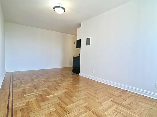 Rented by Sovereign Associates | media 13