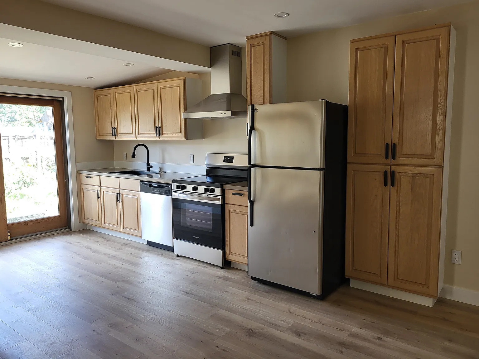 2 bed, 512 sqft, $2,500 — Photo 4