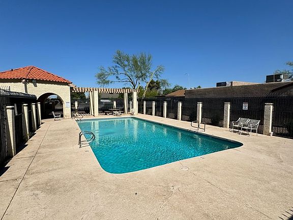 3rd image of 2619 E Silk Oak Dr