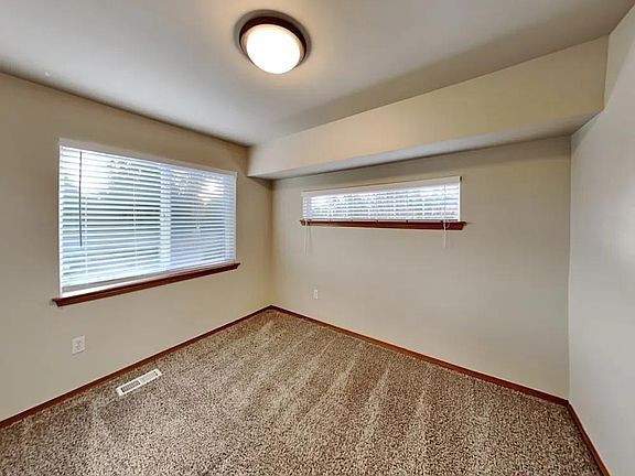 5th image of 8338 212th Ave E