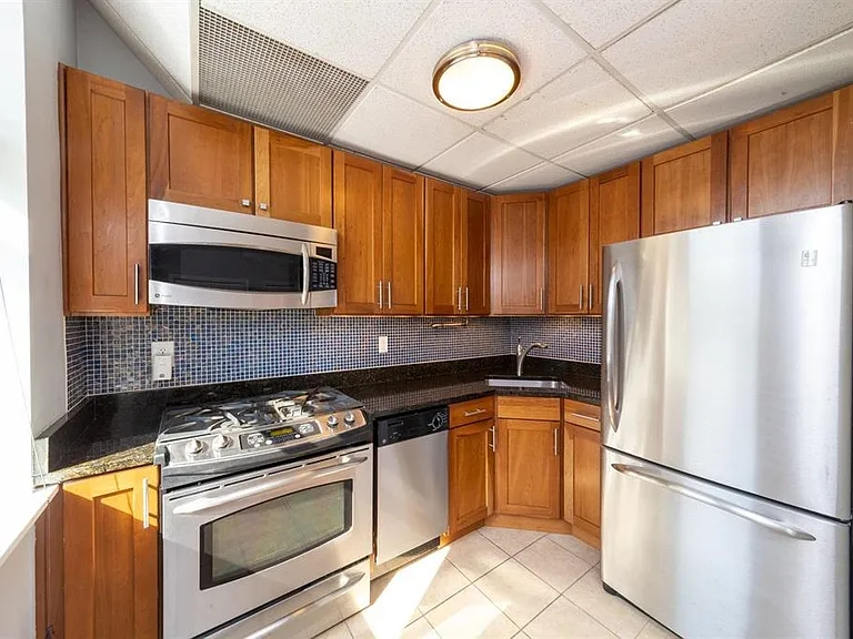 186 Wayne St #219D — Photo 4
