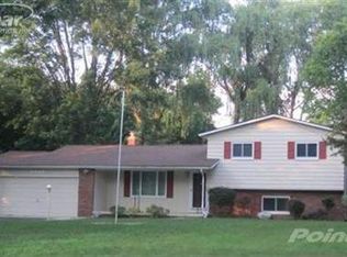 5054 Potawatami Trl, Flushing, MI 48433