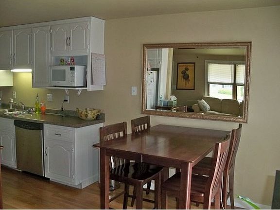 1143 kitchen pic 2