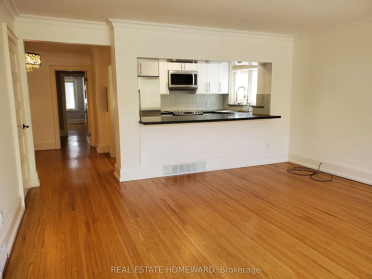 21 Love Cres #MAIN FLOOR — Photo 20
