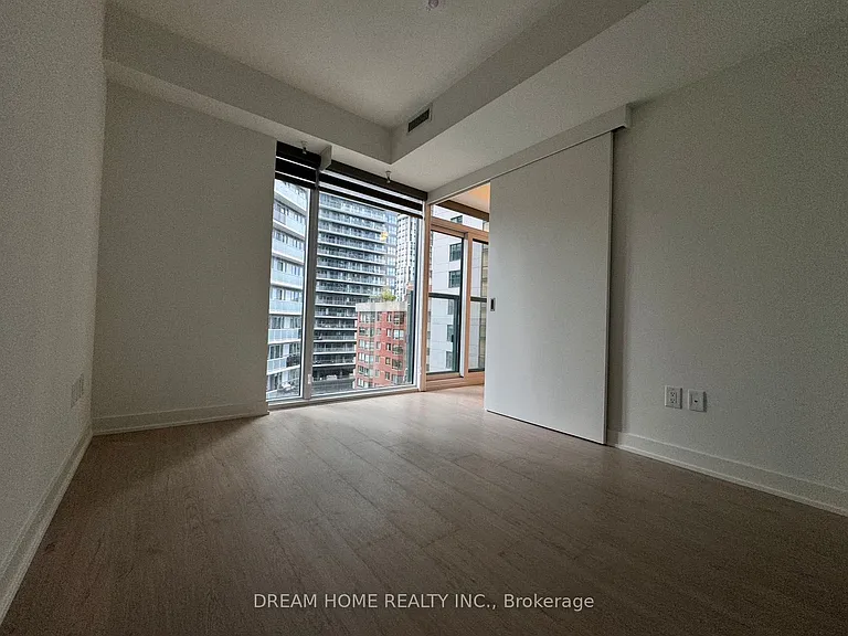 65 Mutual St #1307 — Photo 11