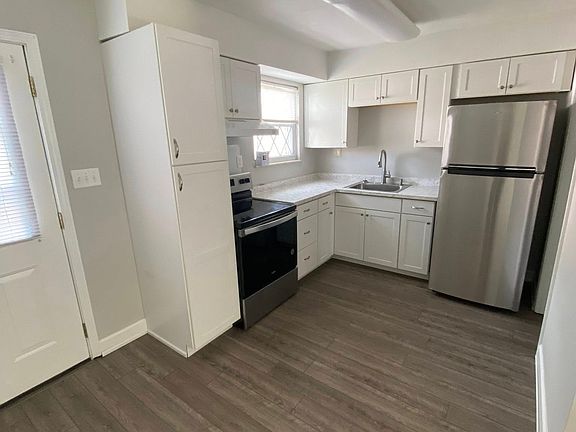 5th image of 205 2nd St E #6
