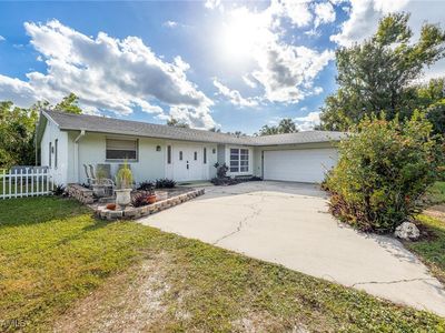 195 Abbey Ln, North Fort Myers, FL, 33917