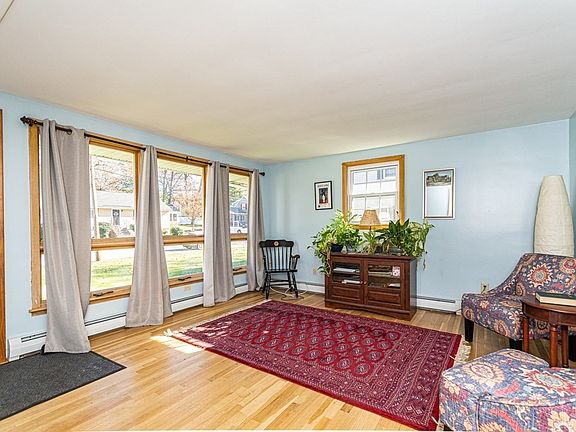 5th image of 87 Montgomery Ave