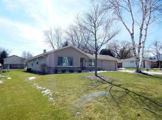 15095 W Fenway Dr, New Berlin, WI 53151