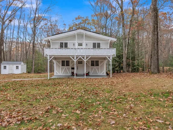 503 Hilltop Rd, Lancaster, MA 01523