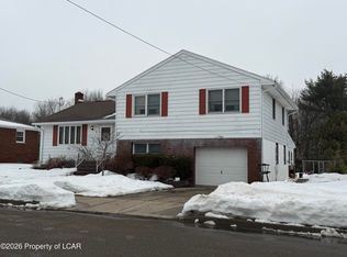 75 E Maple St, Tresckow, PA 18254