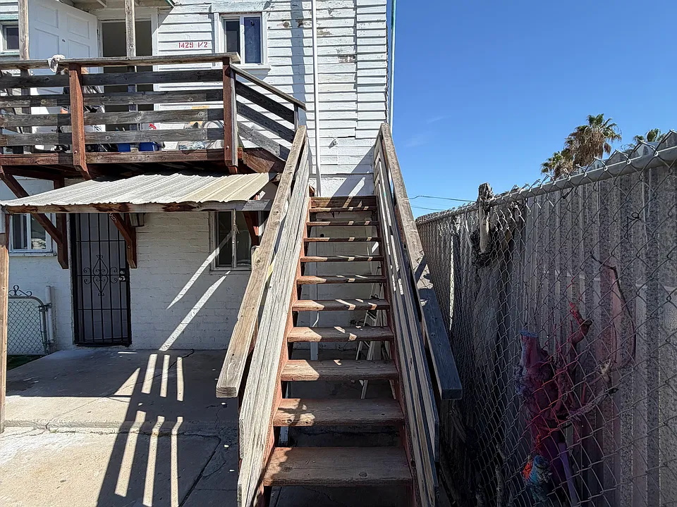 1427-29 Roosevelt Ave #1/2