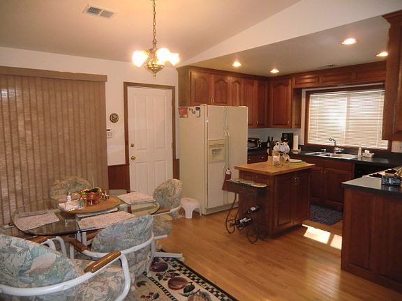 4th image of 6935 Tyler Dr
