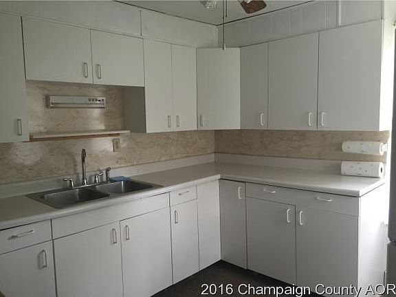 3rd image of 809 E High St