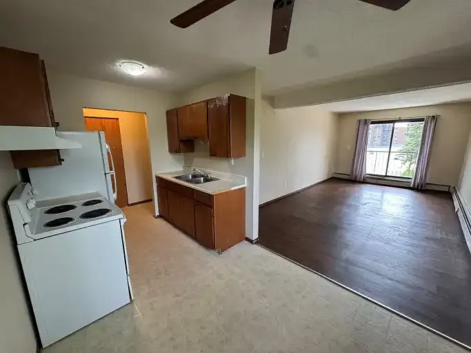 5920 63rd St #6 — Photo 9