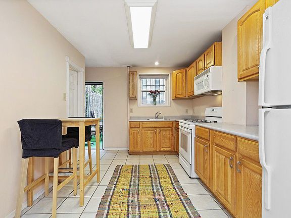 4th image of 513 E 118th St #1