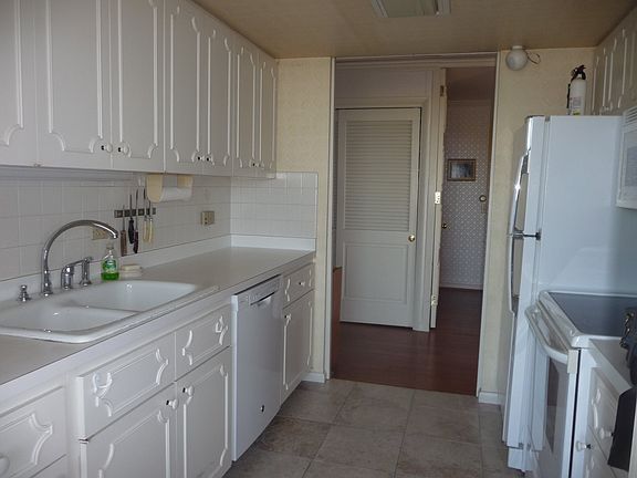 2nd image of 1337 21st Ave #6A
