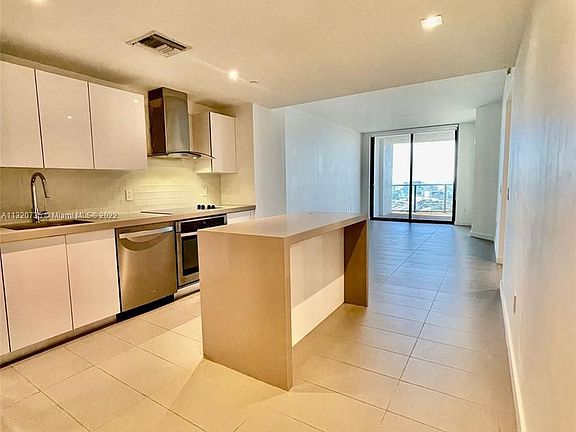 3rd image of 1600 NE 1st Ave #3015