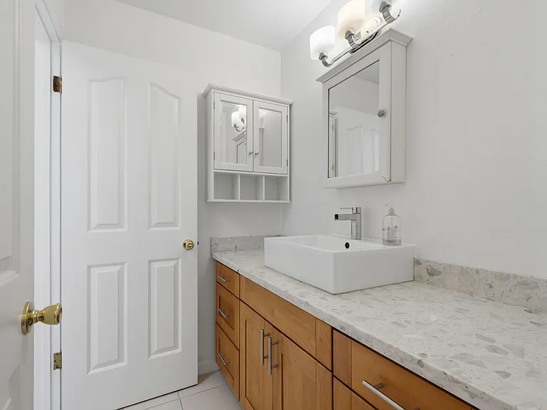 67 Wellington Ave — Photo 24