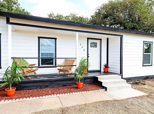 408 Theater Rd, Bowie, TX 76230