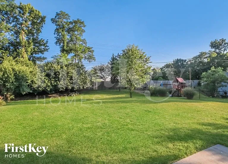 8635 Coran Dr — Photo 15