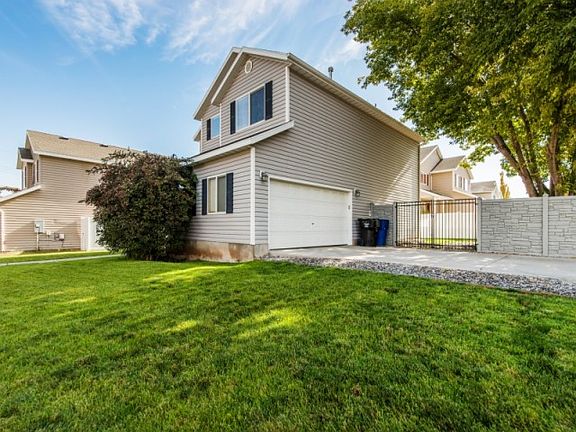 3rd image of 2887 S Patricia Dr