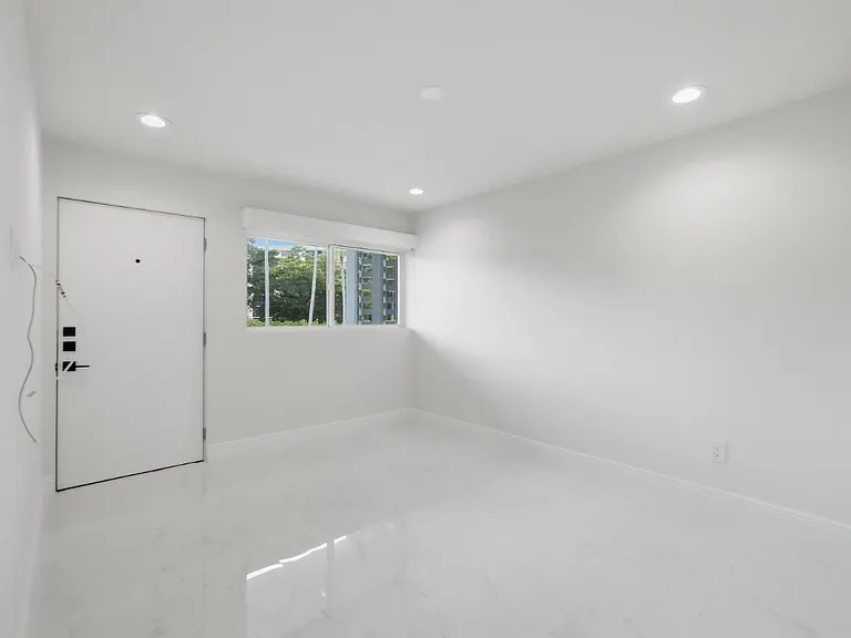 877 NE 195th St #222 — Photo 43