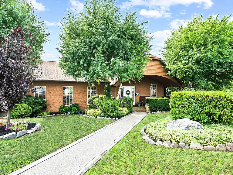 608 Wildflower Dr — Photo 4