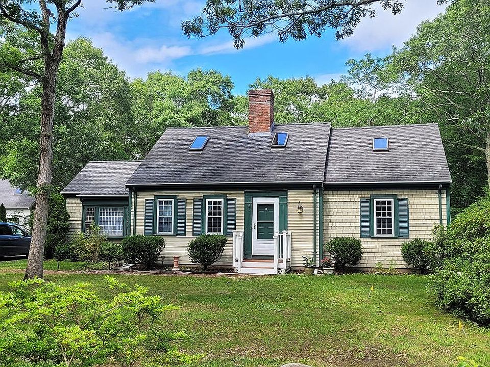 2nd image of 16 Dogwood Dr