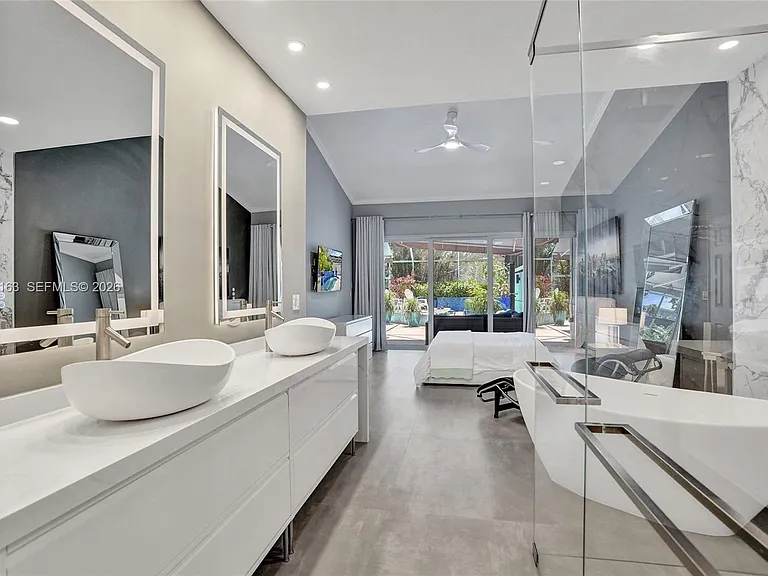 644 W Palm Aire Dr #644 — Photo 34