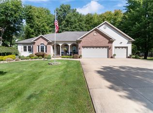 2597 Pine Lake Trl, Uniontown, OH 44685