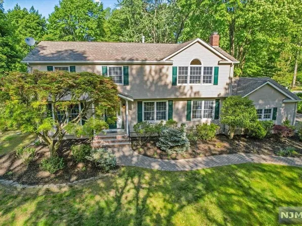 448 Shadyside Rd, Ramsey, NJ 07446