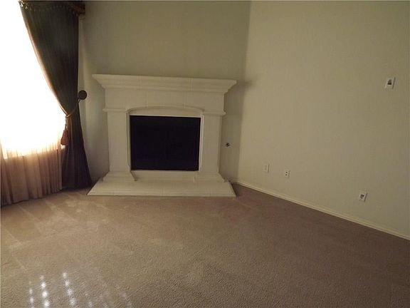 4th image of 2308 Lockshire Dr