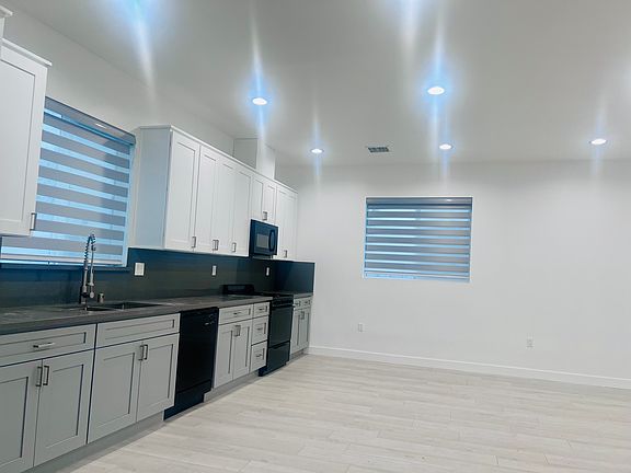 4th image of 11327 1/2 McLennan Ave