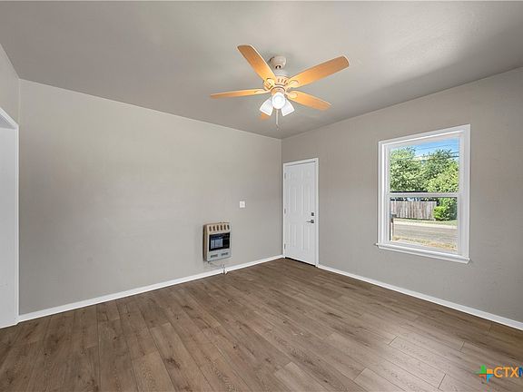 5th image of 1803 N Fannin Ave