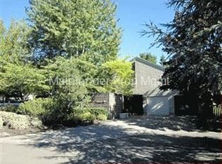11240 SW Lynnvale Dr, Portland, OR