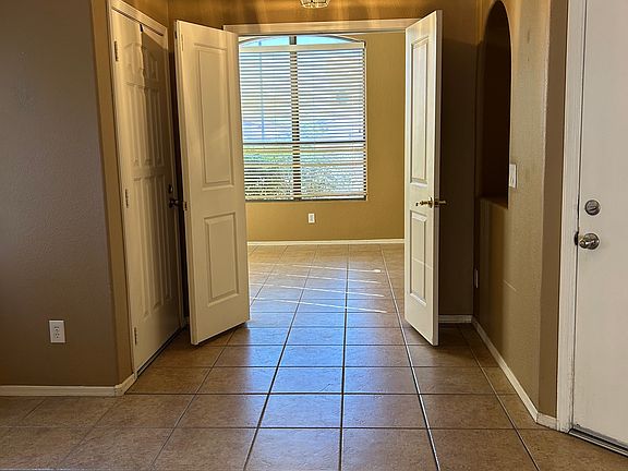 4th image of 2274 E Arabian Dr