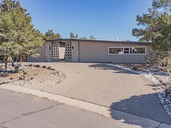 4th image of 4908 Simon Dr NW